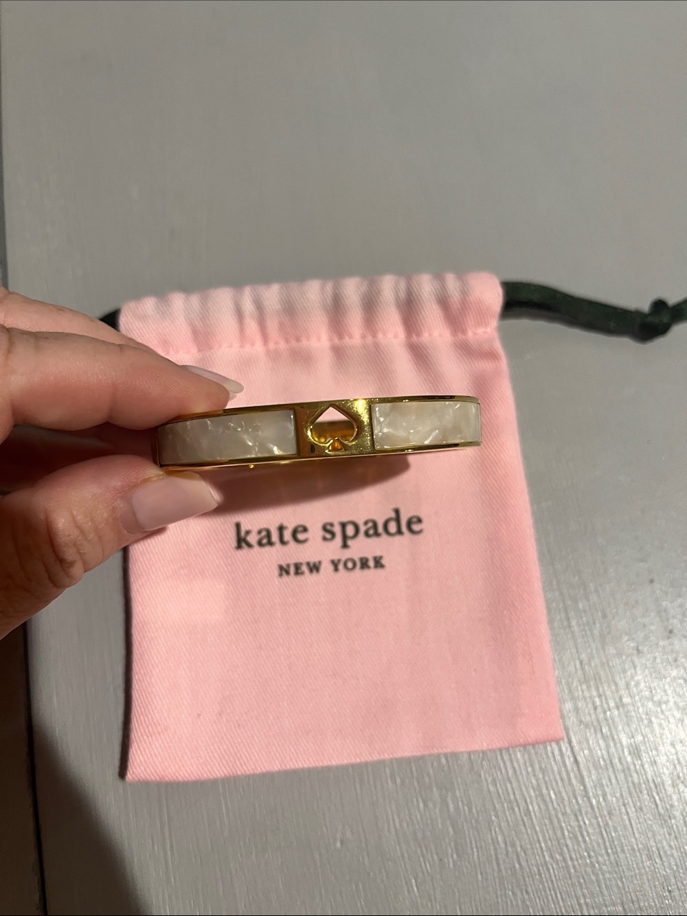 kate spade gold-tone bangle with pearlescent inlay
